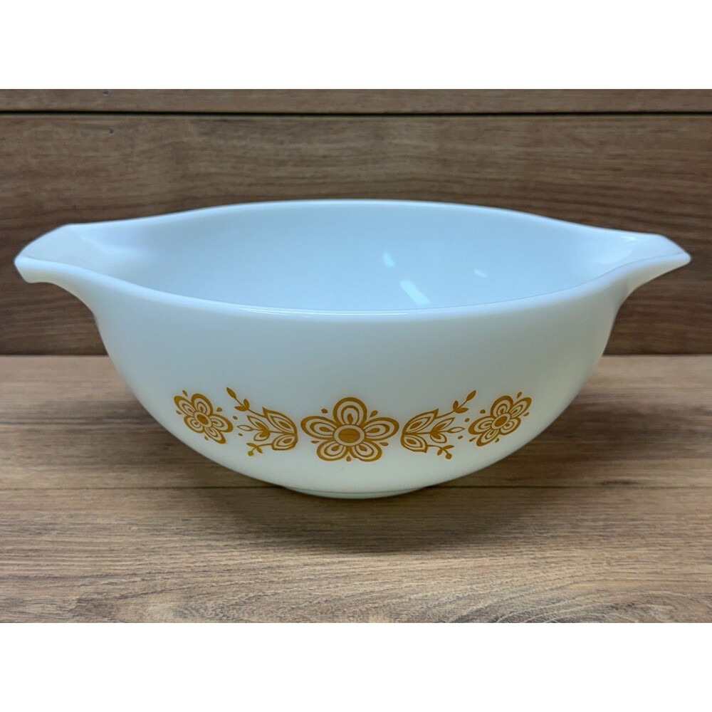 Vintage Pyrex 443 Butterfly Gold Cinderella Mixing Bowl 2 1/2 QT White EUC